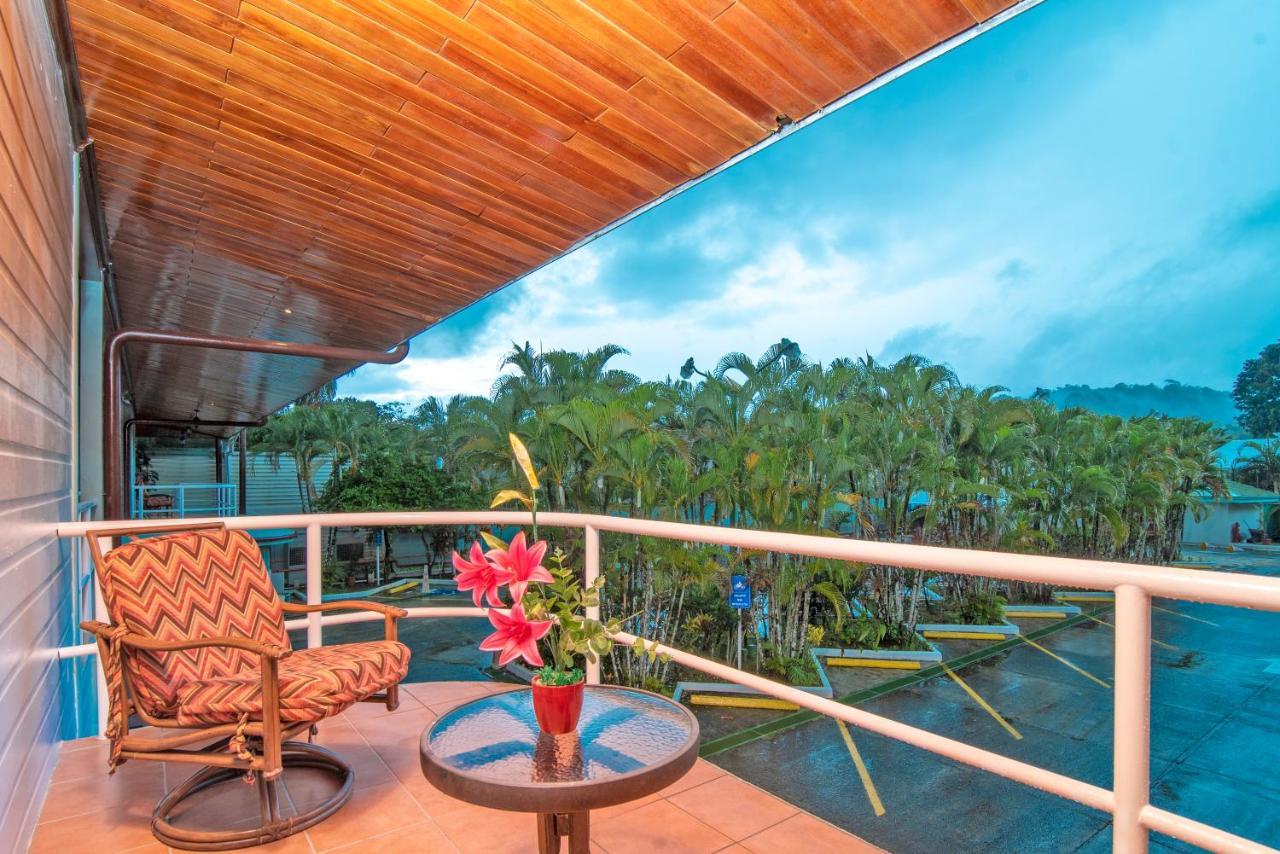Hotel Casa Roland Golfito Resort エクステリア 写真