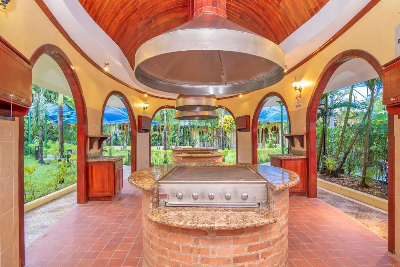 Hotel Casa Roland Golfito Resort エクステリア 写真