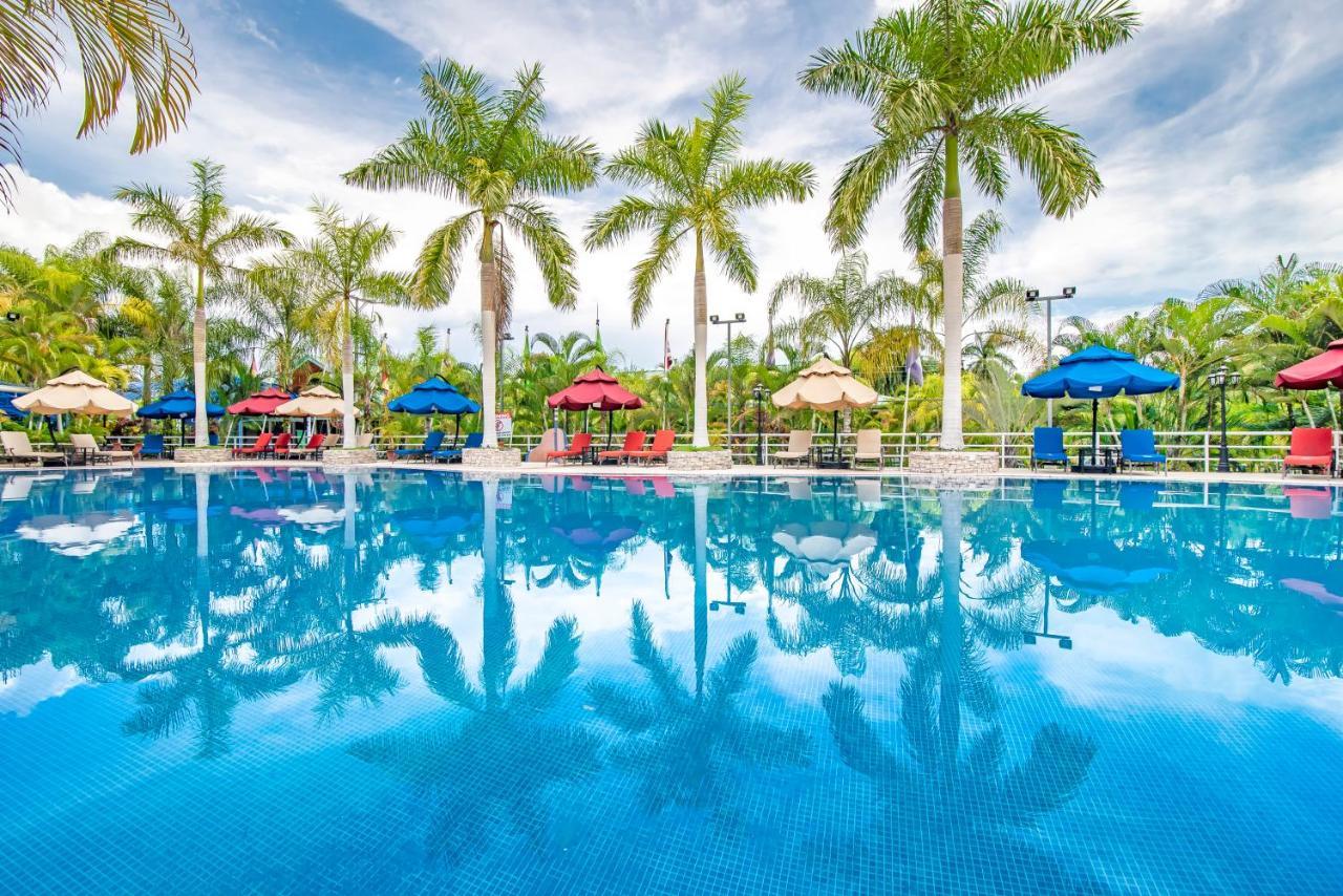 Hotel Casa Roland Golfito Resort エクステリア 写真