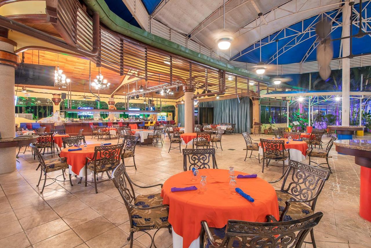 Hotel Casa Roland Golfito Resort エクステリア 写真