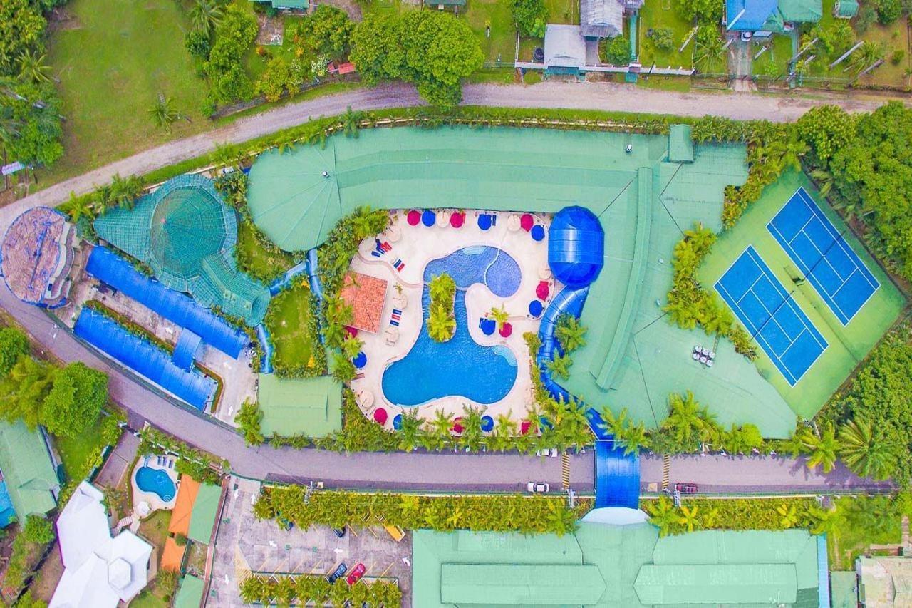 Hotel Casa Roland Golfito Resort エクステリア 写真