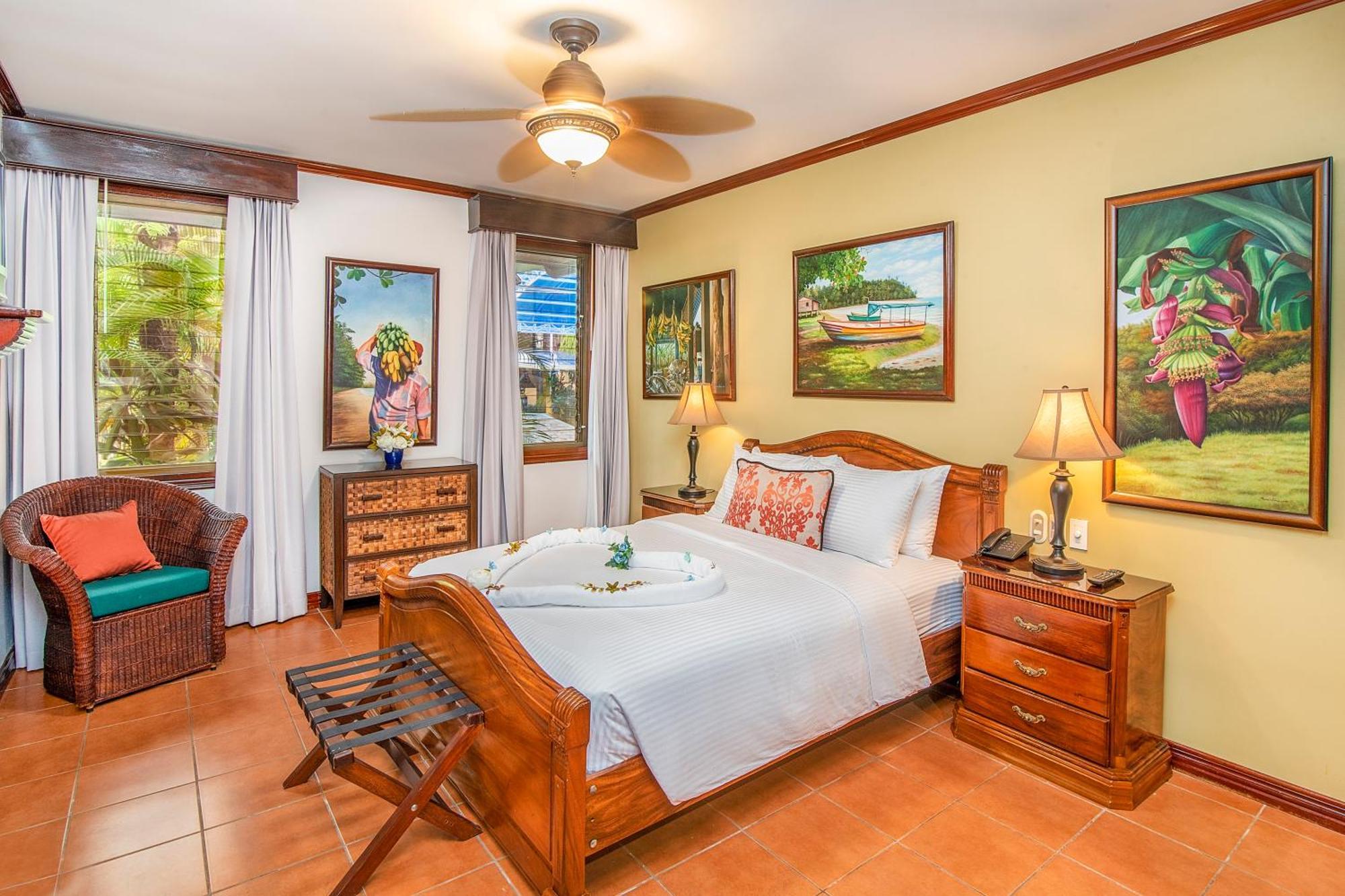 Hotel Casa Roland Golfito Resort エクステリア 写真